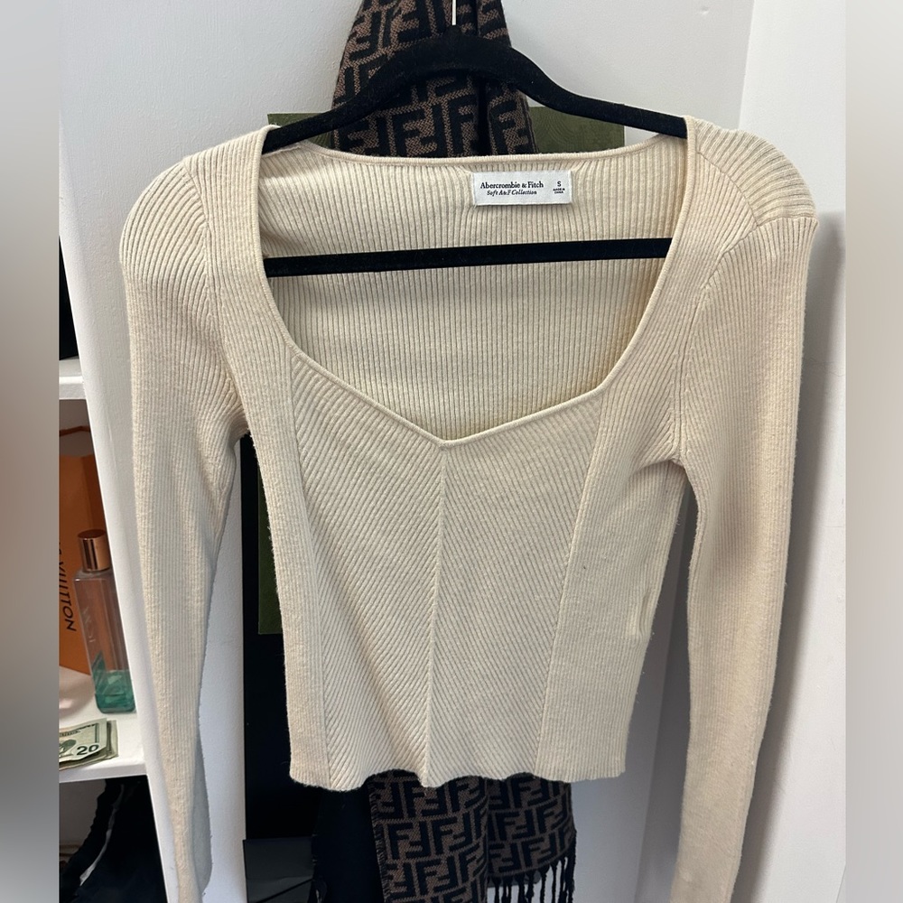 Sweetheart sweater